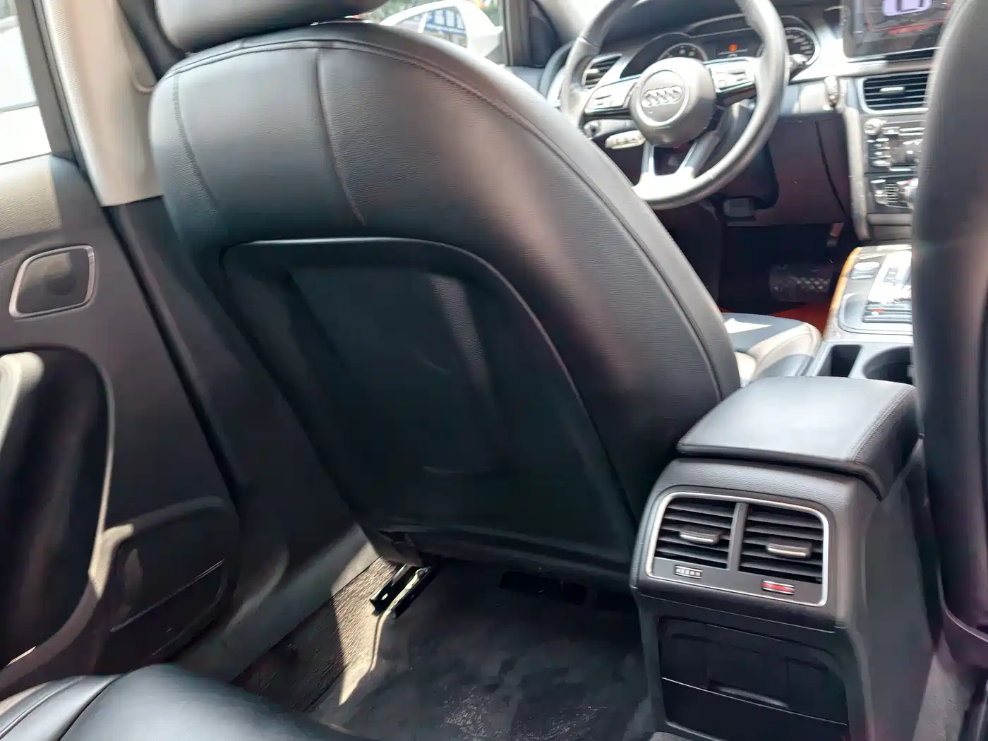 Audi A4L 2016 30 TFSI Collector's Edition Automatic Comfort фото 15