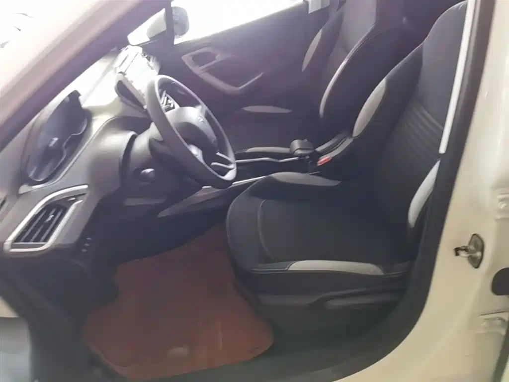 Peugeot 2008 2018 1.6L Automatic Trend Edition фото 15