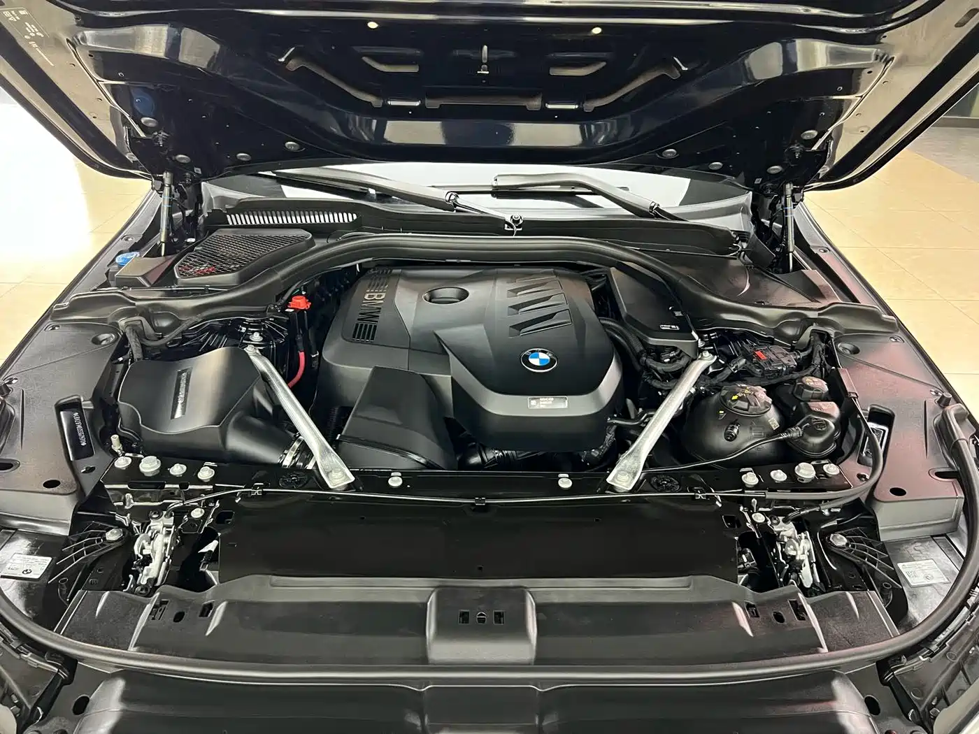BMW 5 Series 2024 530Li Premium M Sport Package фото 25