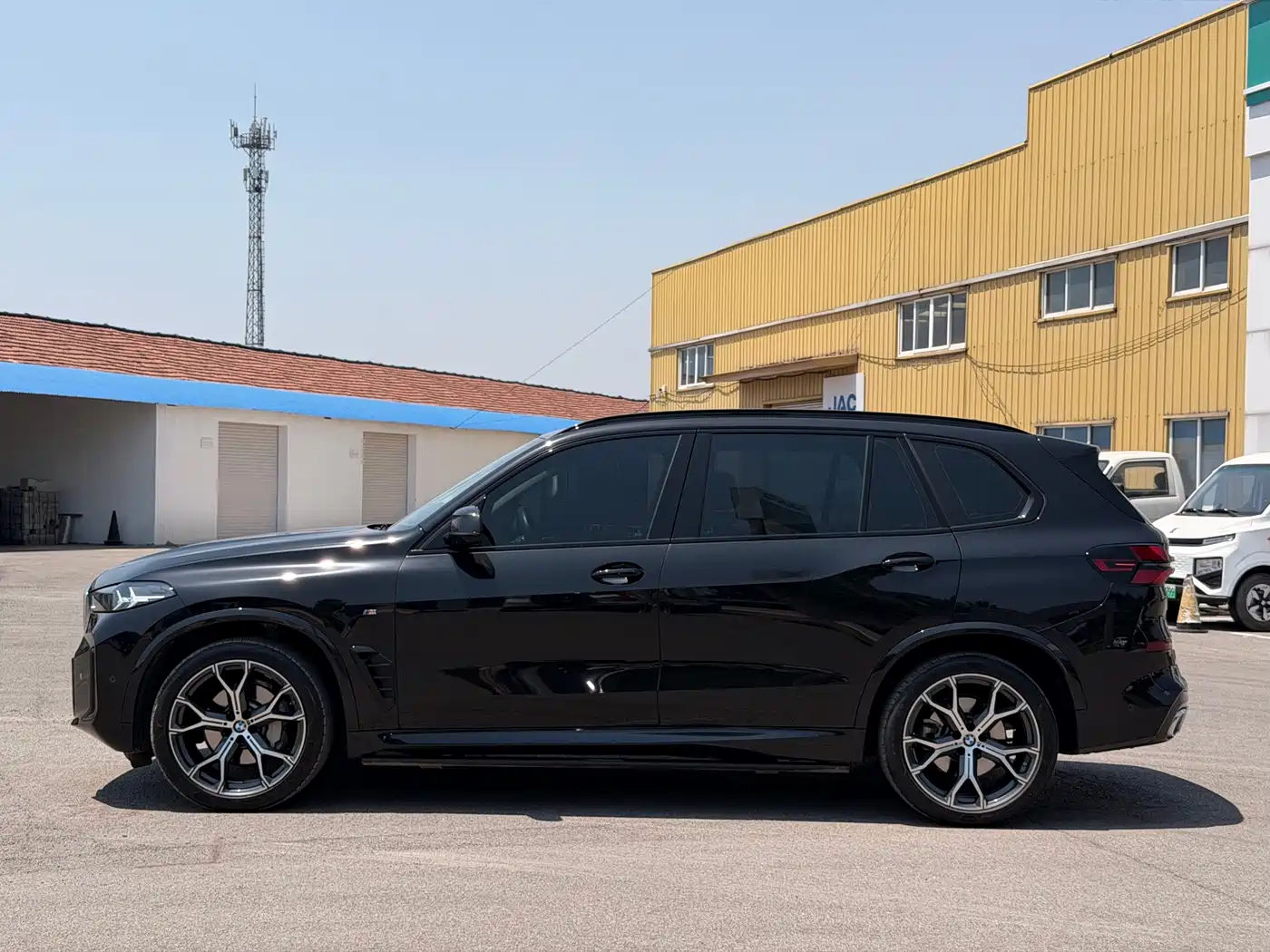 BMW X5 2023 xDrive 30Li Premium M Sport Package фото 7