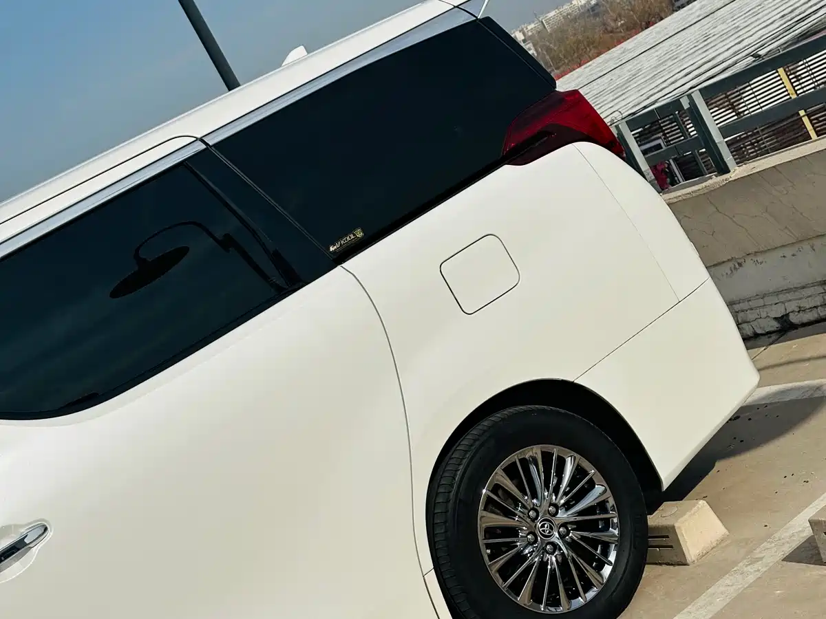 Toyota Alphard 2021 Hybrid 2.5L Premium фото 9