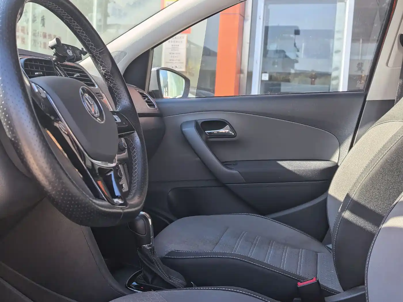 Volkswagen Polo 2018 1.5L Cross Polo Auto фото 8