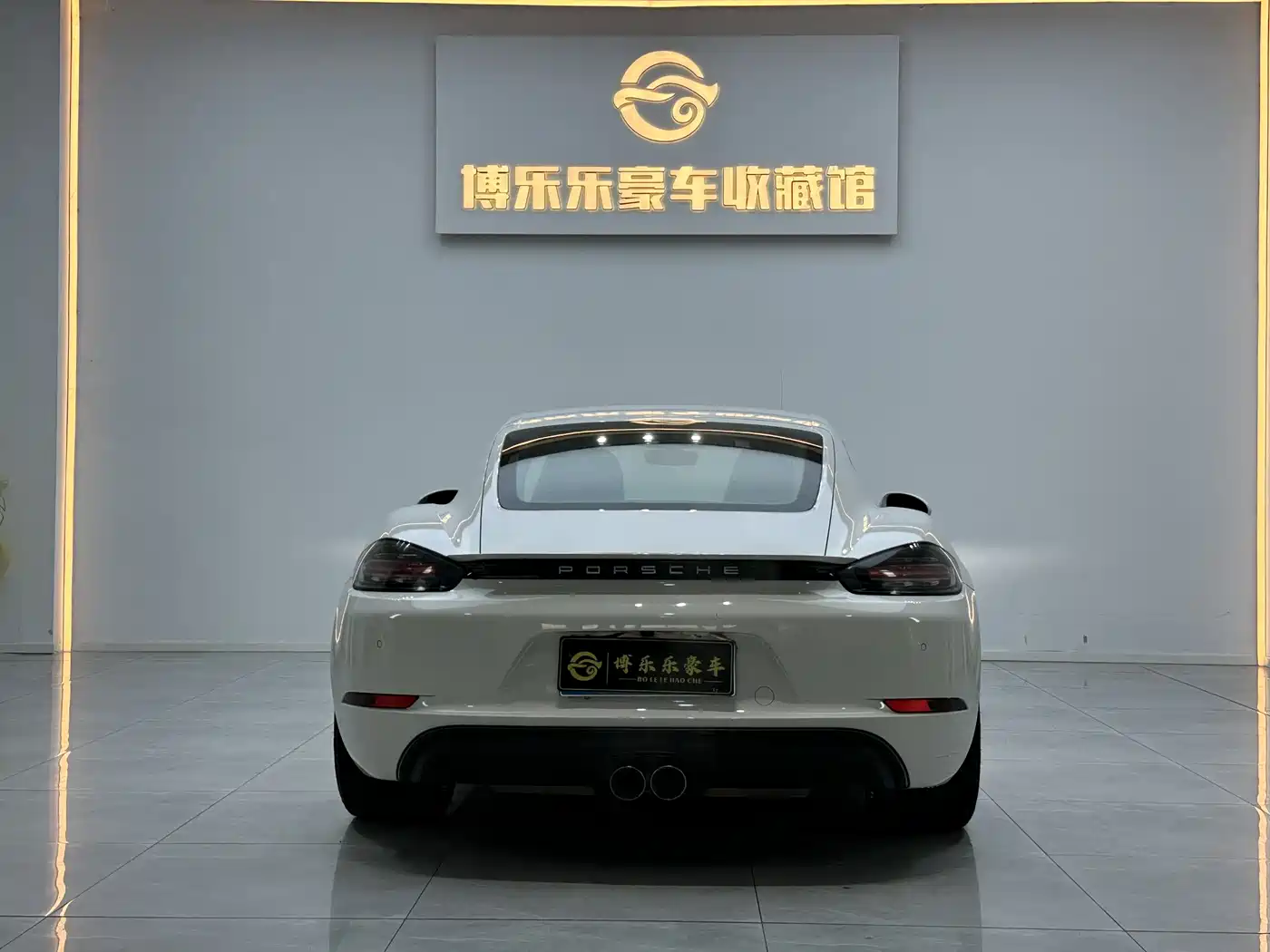 Porsche 718 2016 Cayman 2.0T фото 5