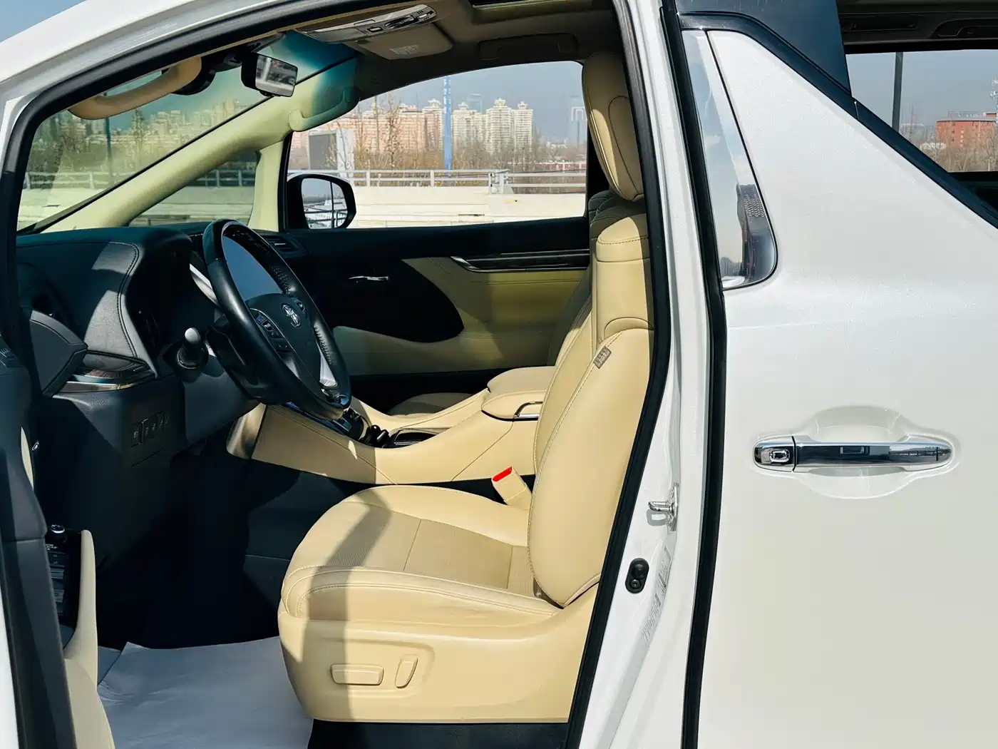 Toyota Alphard 2021 Hybrid 2.5L Premium фото 10