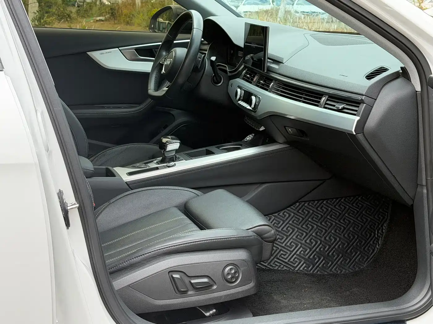 Audi A4L 2022 40 TFSI Luxury Dynamic фото 13