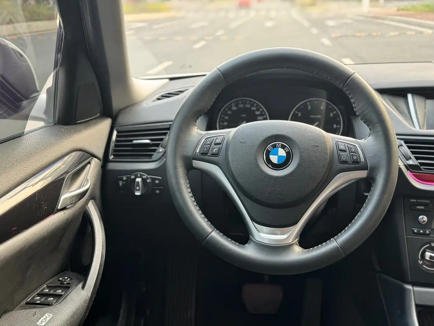 BMW X1 2015 Model sDrive18i Fashion Advanced Edition фото 10