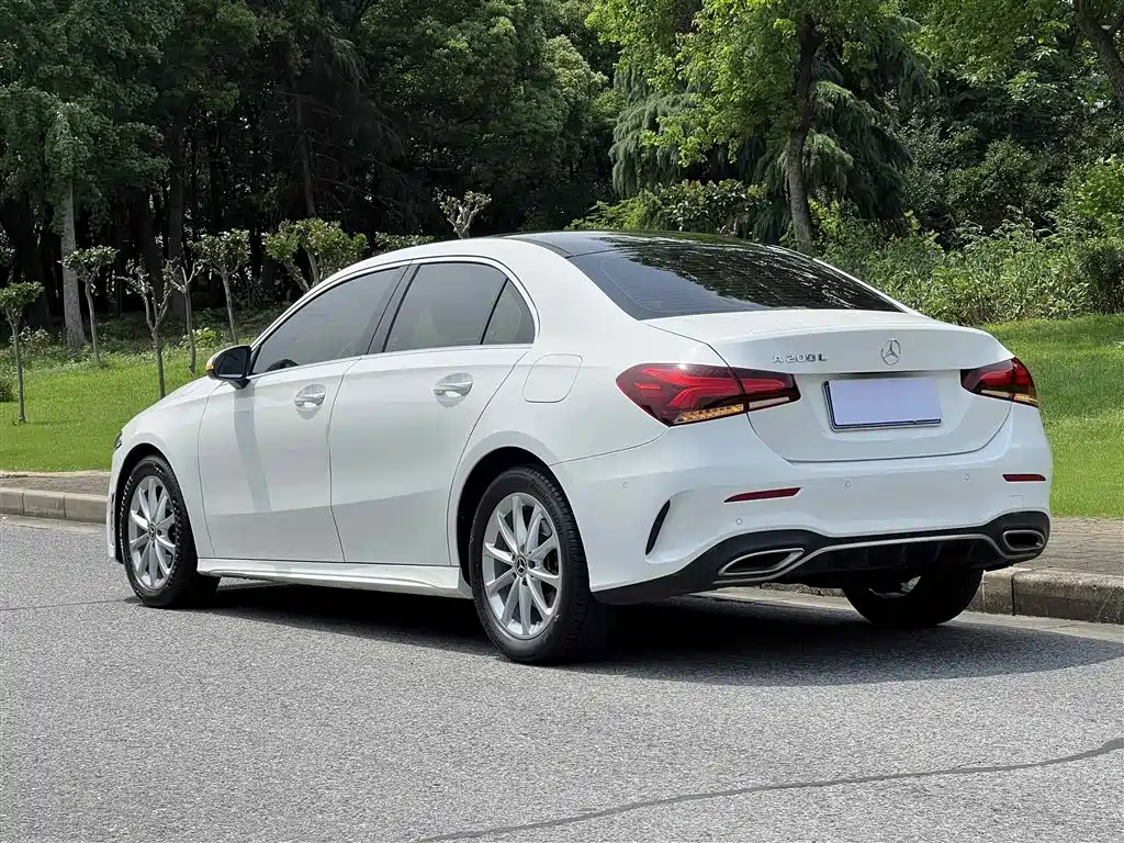 Mercedes-Benz A-Class 2020 A 200 L Sport Sedan фото 6