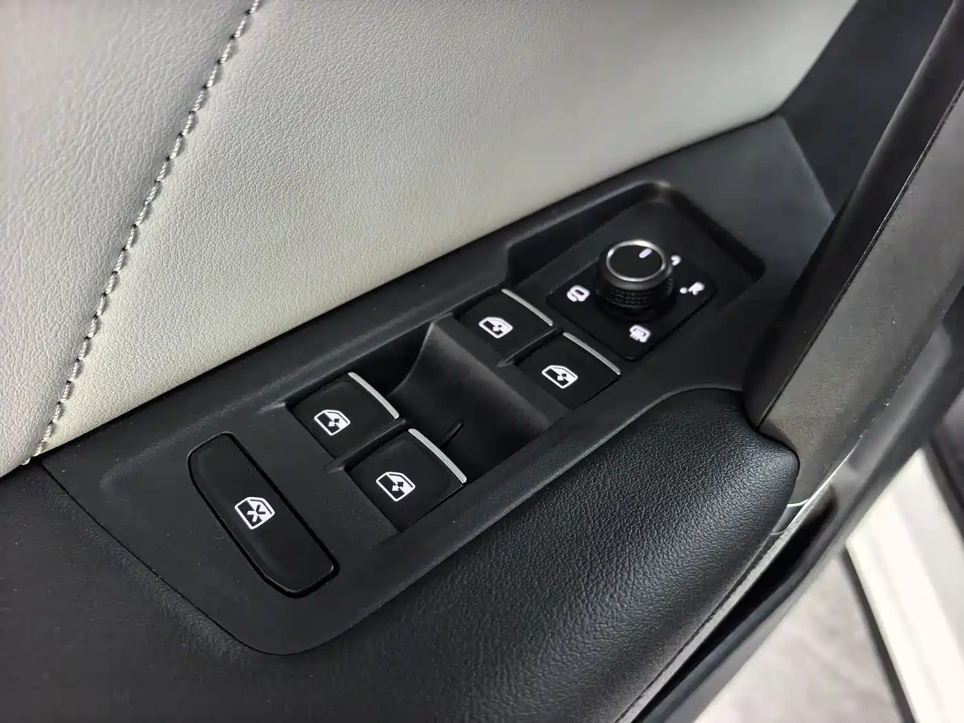 Volkswagen Tayron 2023 280TSI 2WD Luxury Plus Advanced Edition фото 21