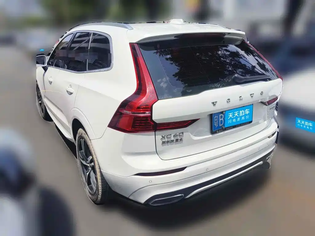 Фото 2 - Volvo XC60