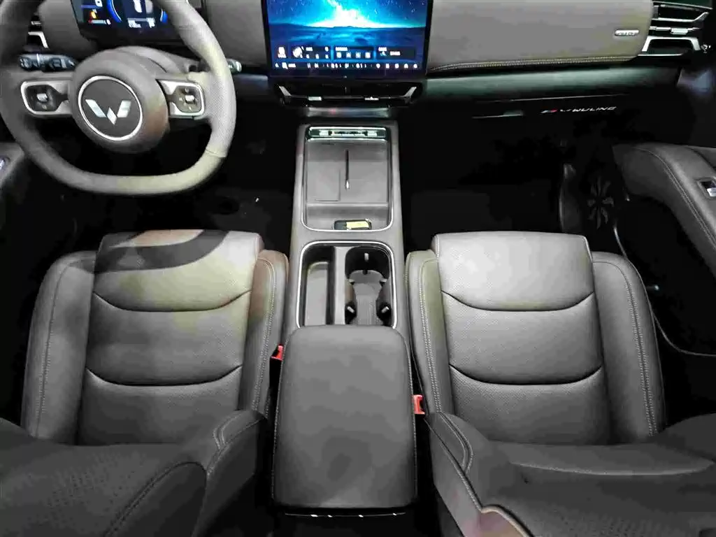 Wuling Motors Xingguang 730 New Energy 2026 2025 Model Plug-in Hybrid Base Version