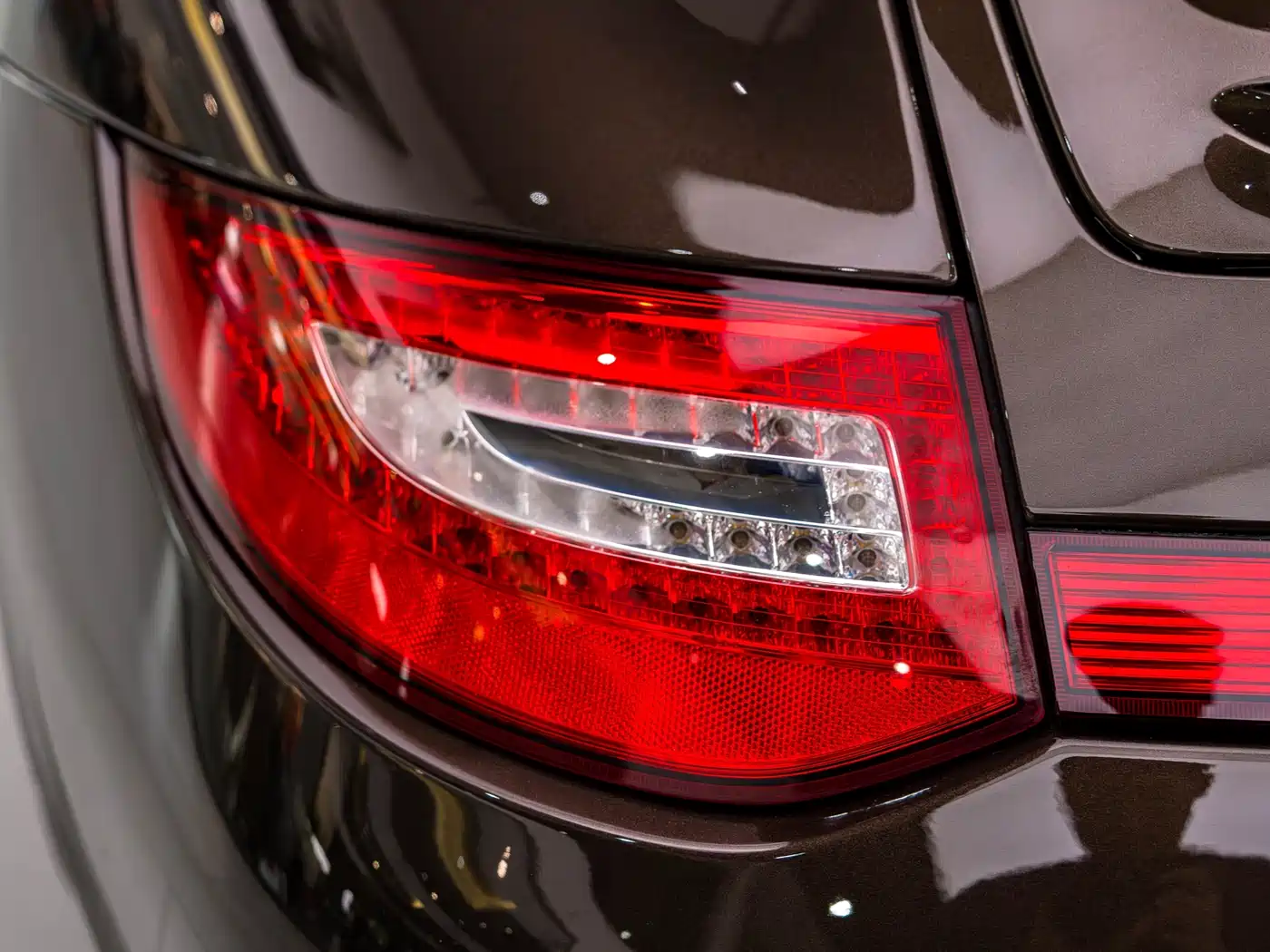 Porsche 911 2010 Carrera 4 3.6L фото 23