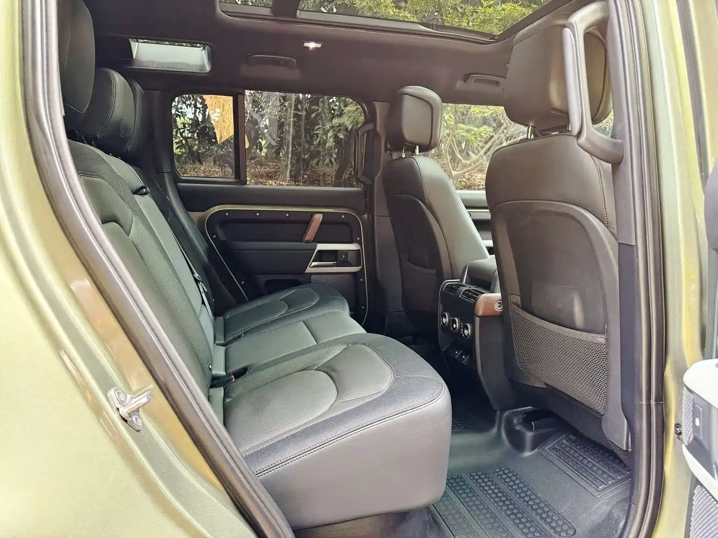 Land Rover Defender 2023 Facelift 90 2.0T P300 X-DYNAMIC HSE фото 12