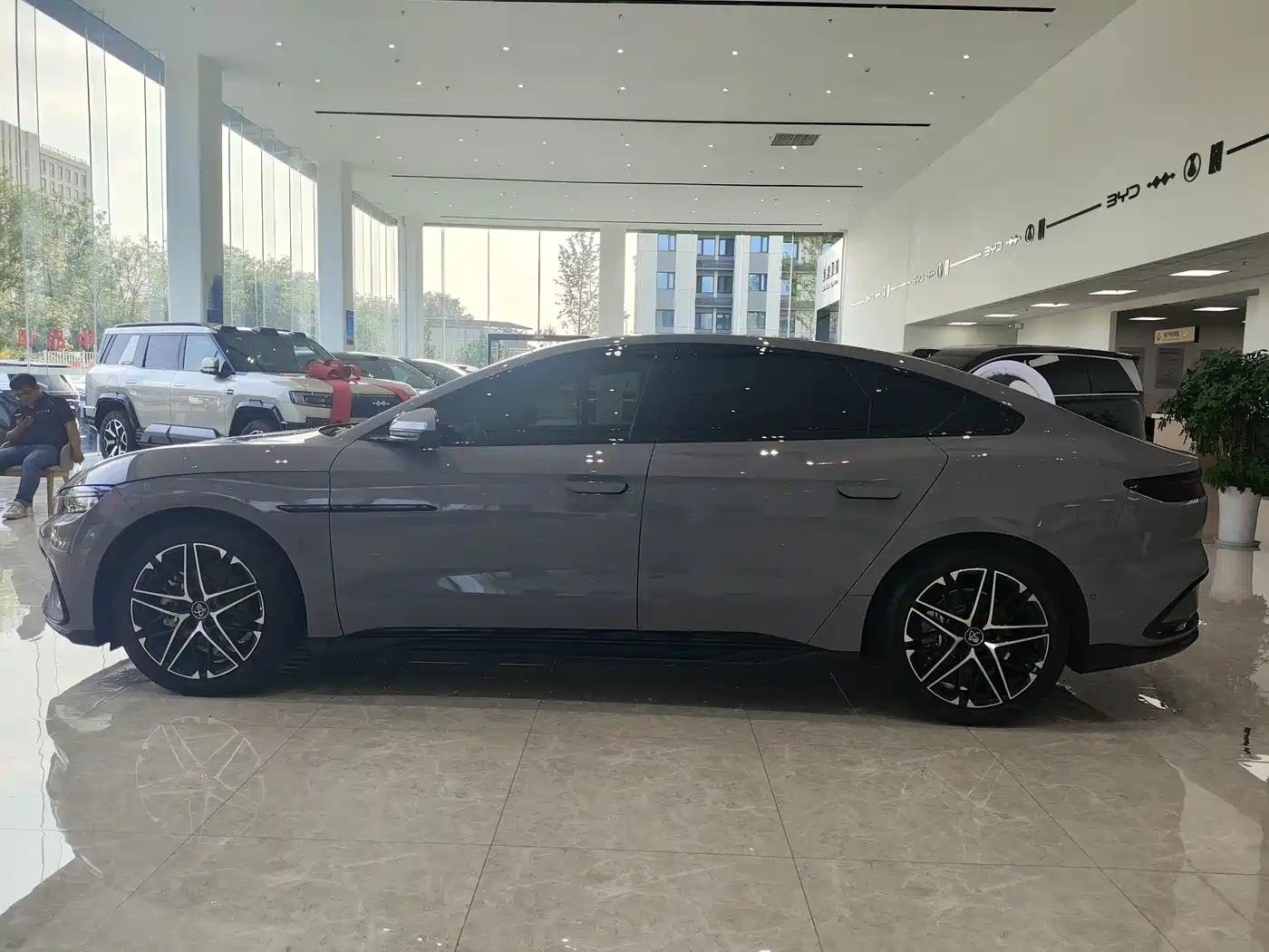Фото 8 - BYD Han