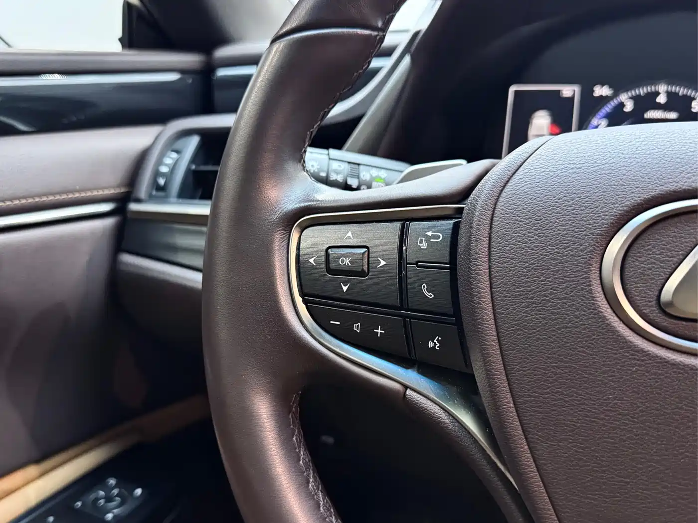 Lexus ES 2020 200 Excellence фото 20