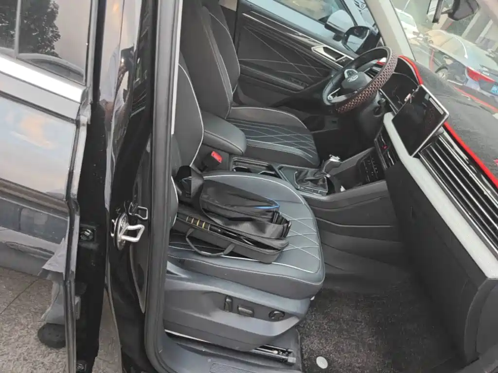 Volkswagen Tiguan L 2025 2024 Outstanding 300TSI Auto 2WD Dragon Soaring Edition