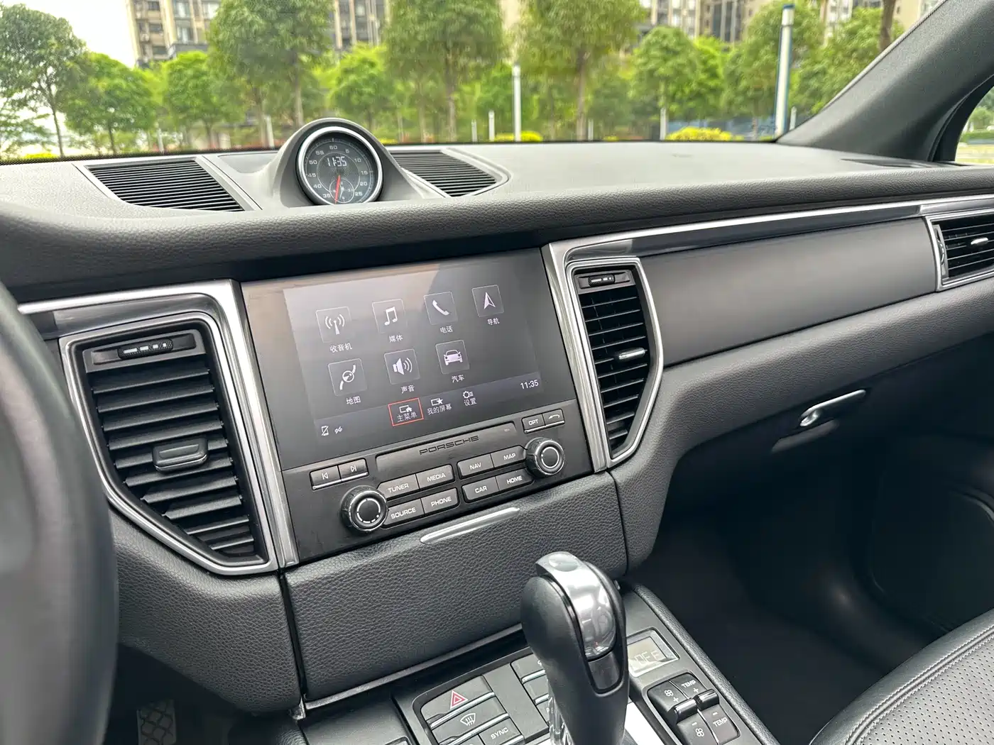 Porsche Macan 2017 Macan 2.0T фото 18