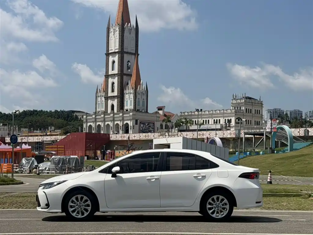 Toyota Corolla 2021 1.2T S-CVT Elite PLUS Edition фото 7