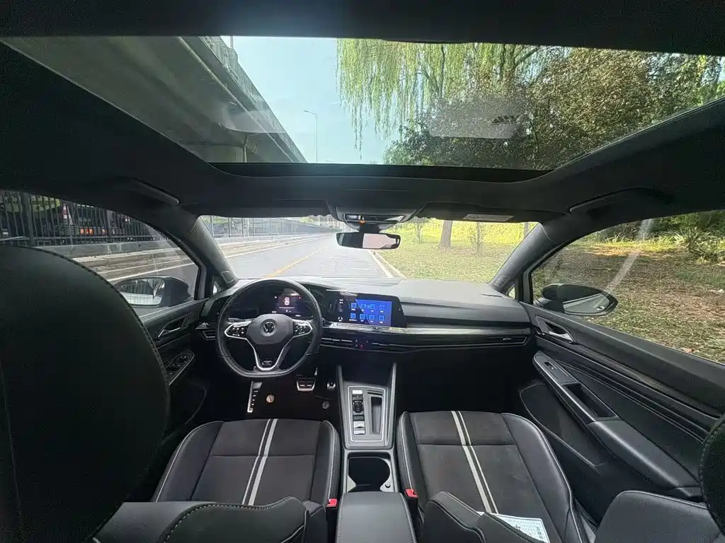 Volkswagen Golf 2021 280TSI DSG R-Line фото 13