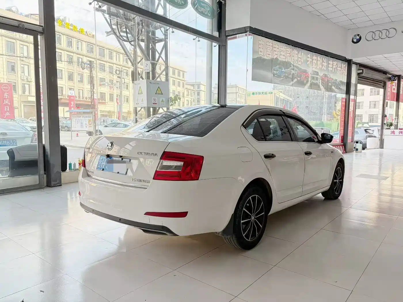 Škoda Octavia 2017 TSI280 DSG ZhiXing фото 7