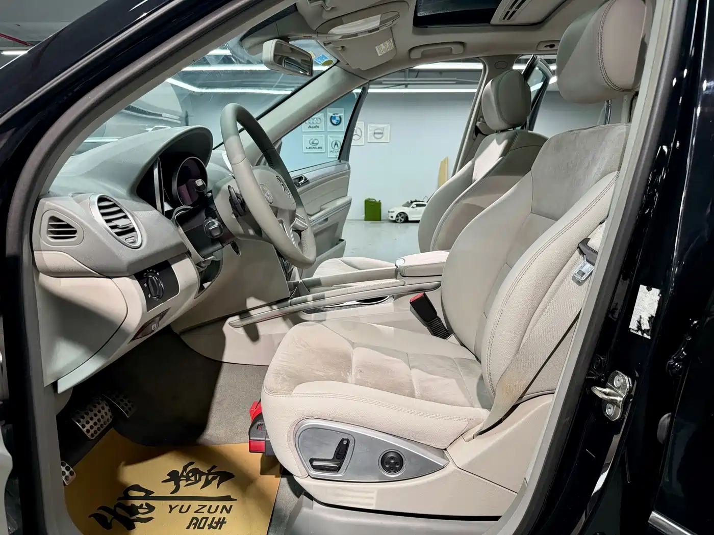 Mercedes-Benz M-Class 2010 ML 300 4MATIC фото 8