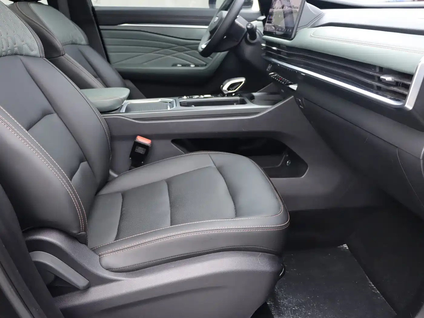 Geely Haoyue L 2024 2024 Model 2.0T DCT Luxury