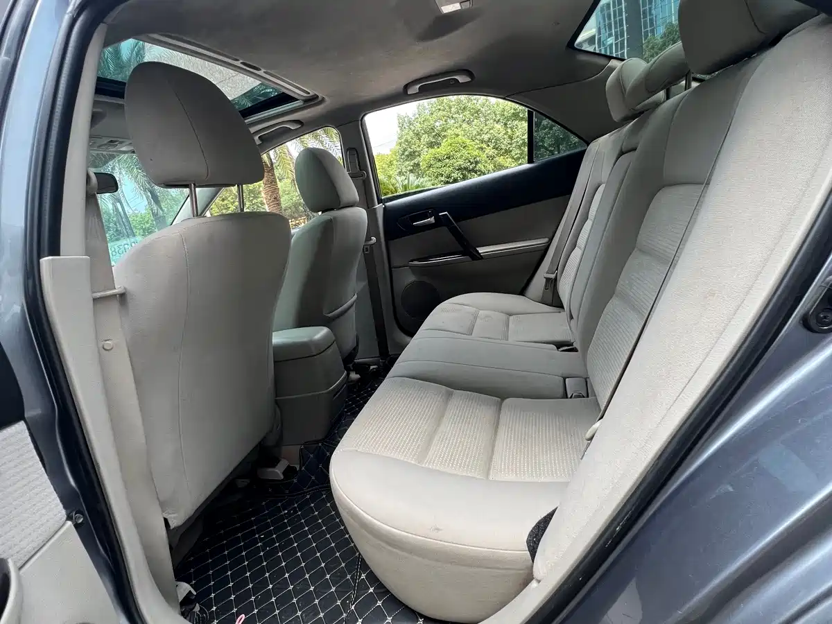 Фото 5 - Mazda 6