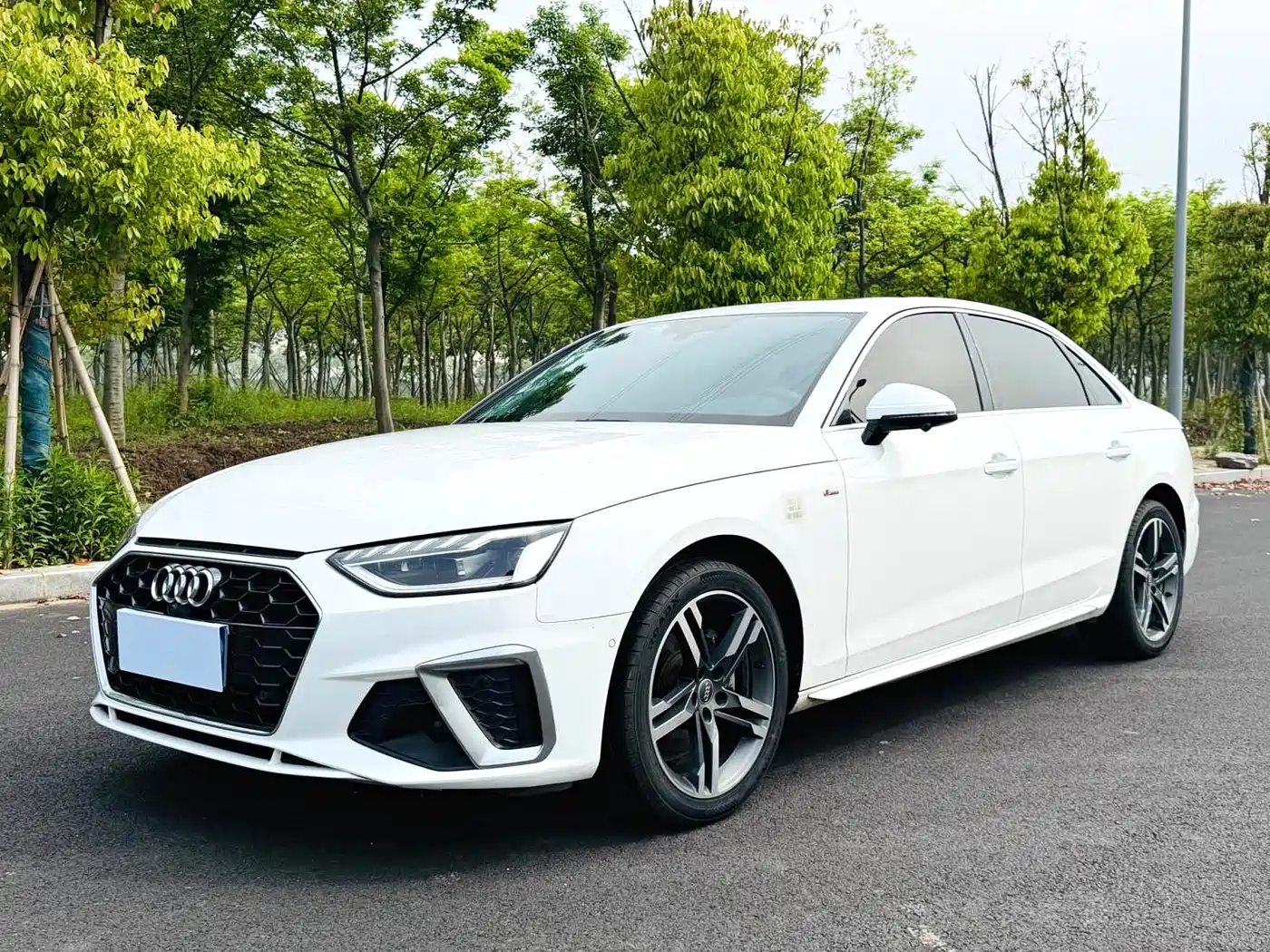 Audi A4L 2020 40 TFSI Fashion Dynamic Edition фото 2