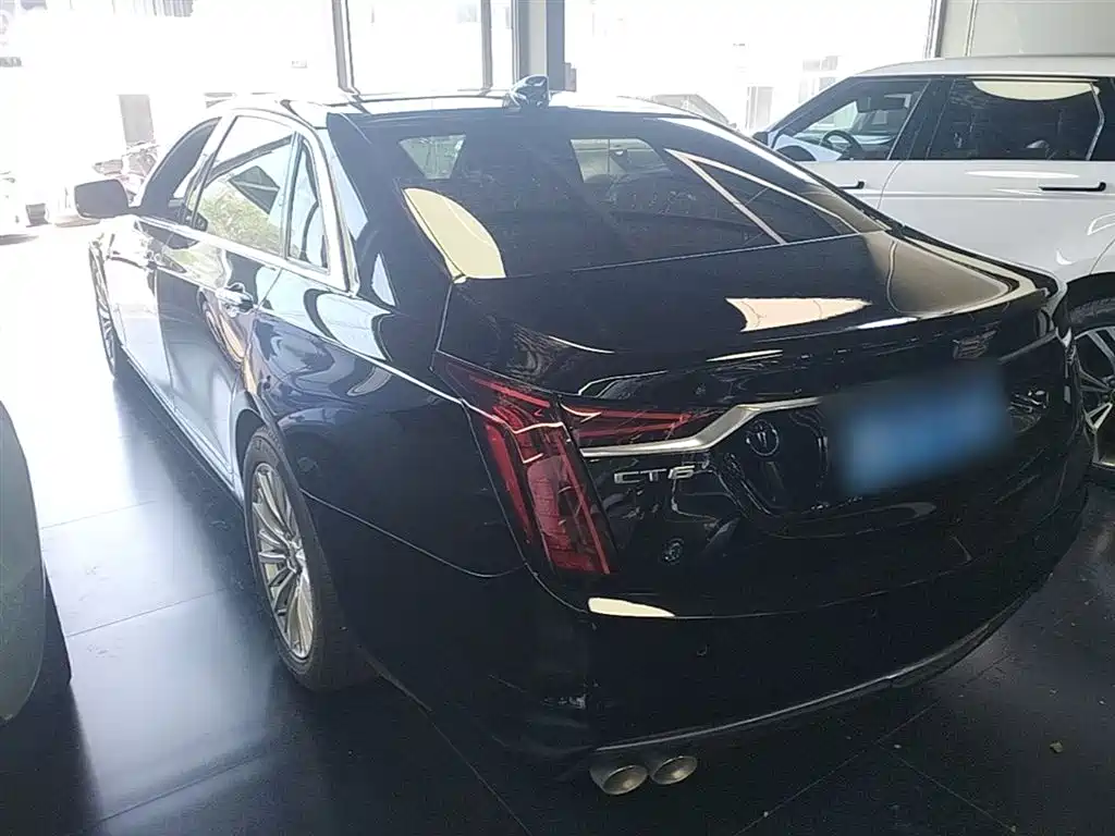 CADILLAC CT6
