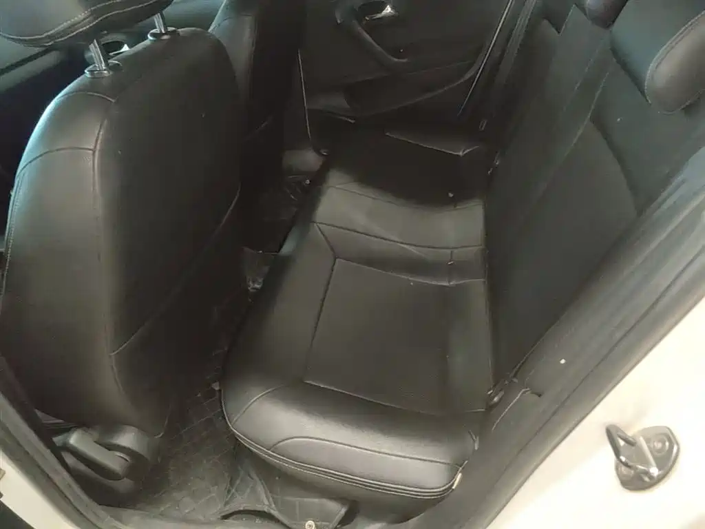Volkswagen Polo 2016 1.4L Manual Trend фото 17
