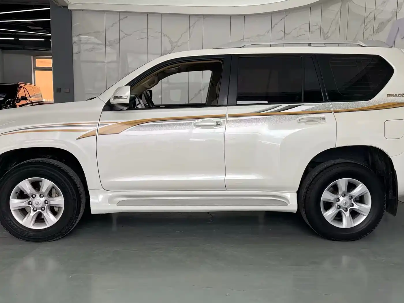 Toyota Prado (Import) 2010 2.7L Automatic Standard фото 5