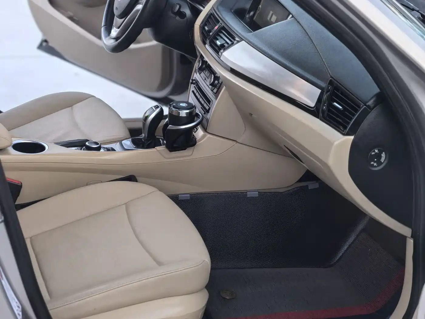 BMW X1 2014 sDrive18i Leading Edition фото 11