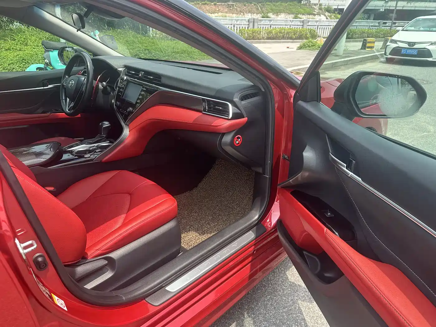 Toyota Camry 2018 2.5S Trend Edition фото 18