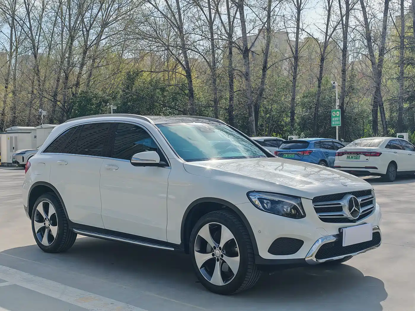 Mercedes-Benz GLC 2016 GLC 300 4MATIC Luxury фото 3