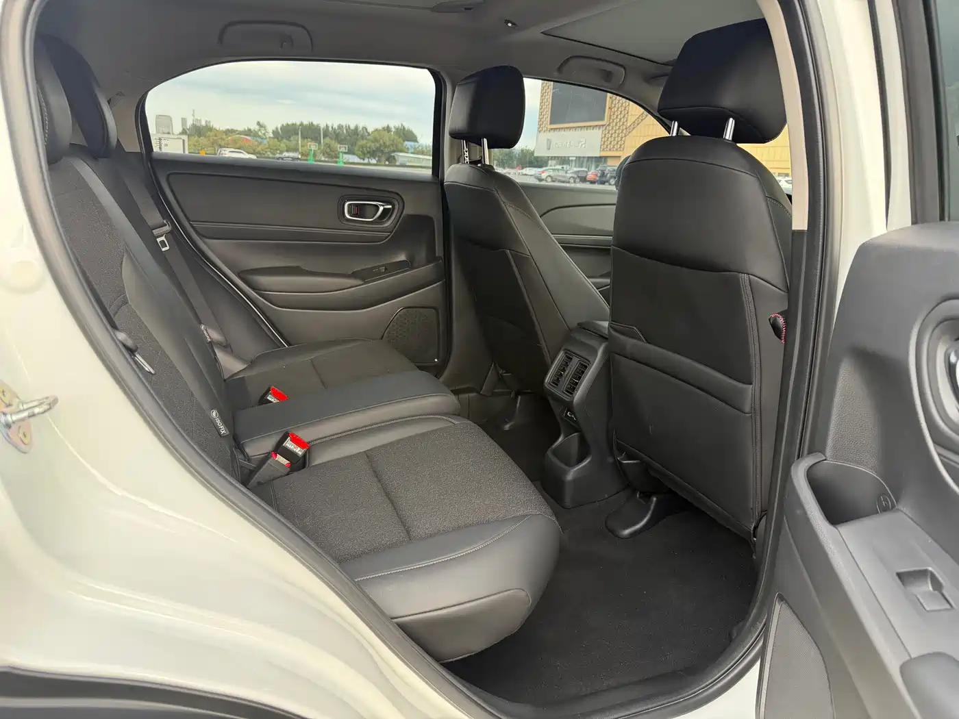 Photo 17 - Honda Vezel