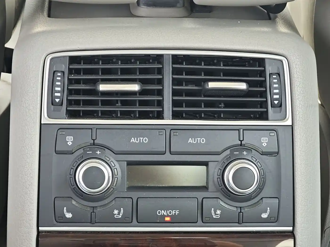 Audi A8 2008 A8L 3.2 FSI Standard фото 8
