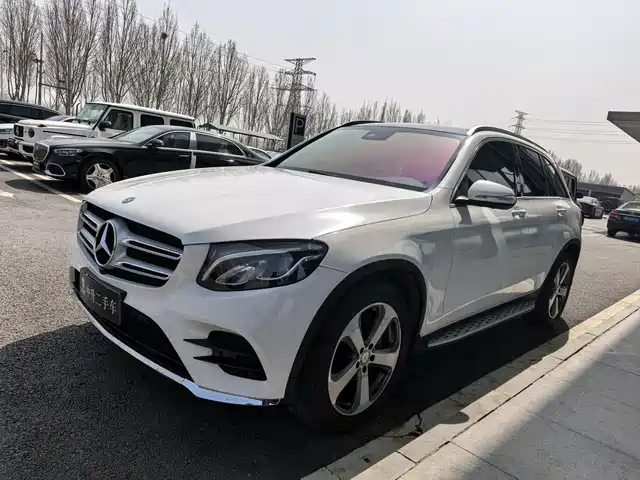 MERCEDES-BENZ GLC