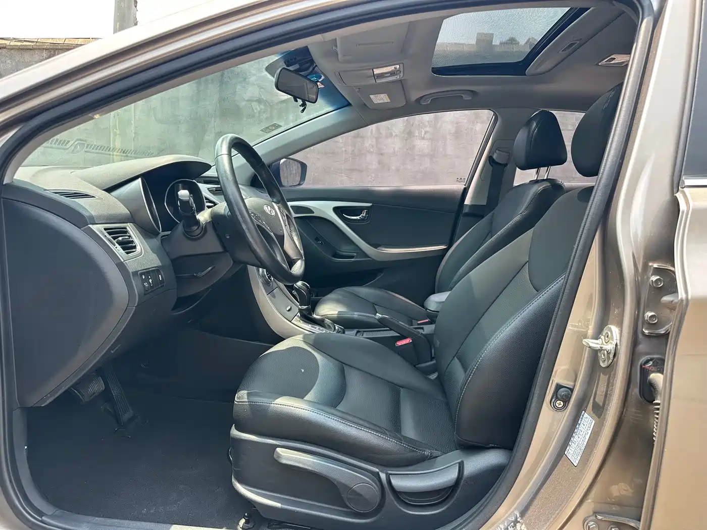 Hyundai Langdong 2013 1.6L Automatic Premium фото 8
