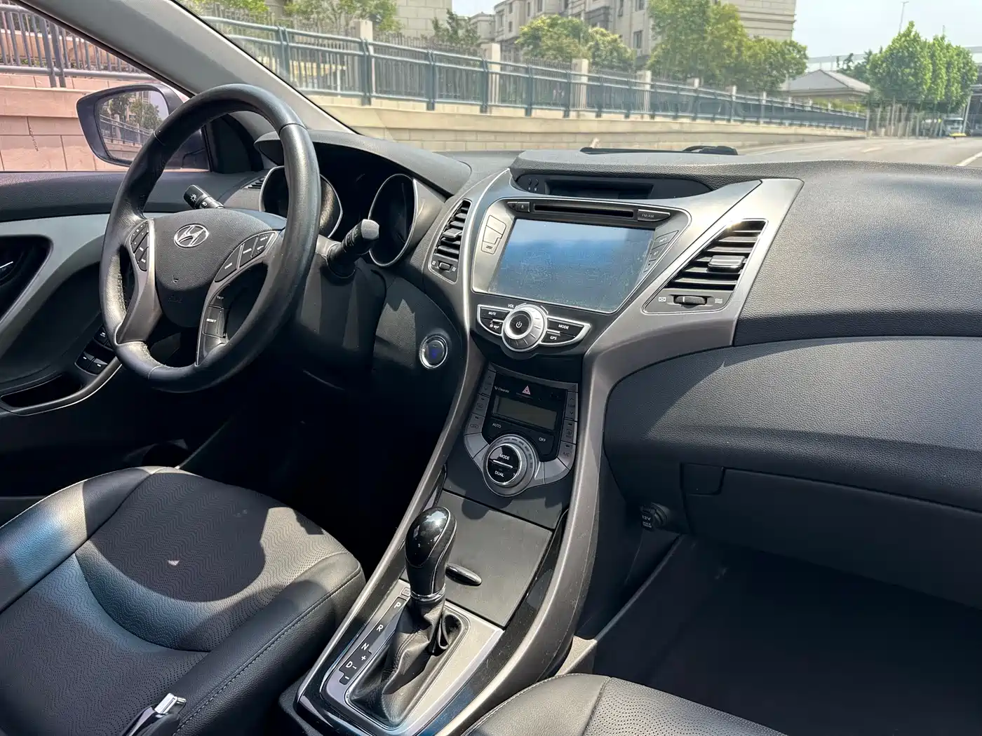 Hyundai Langdong 2013 1.6L Automatic Premium фото 13
