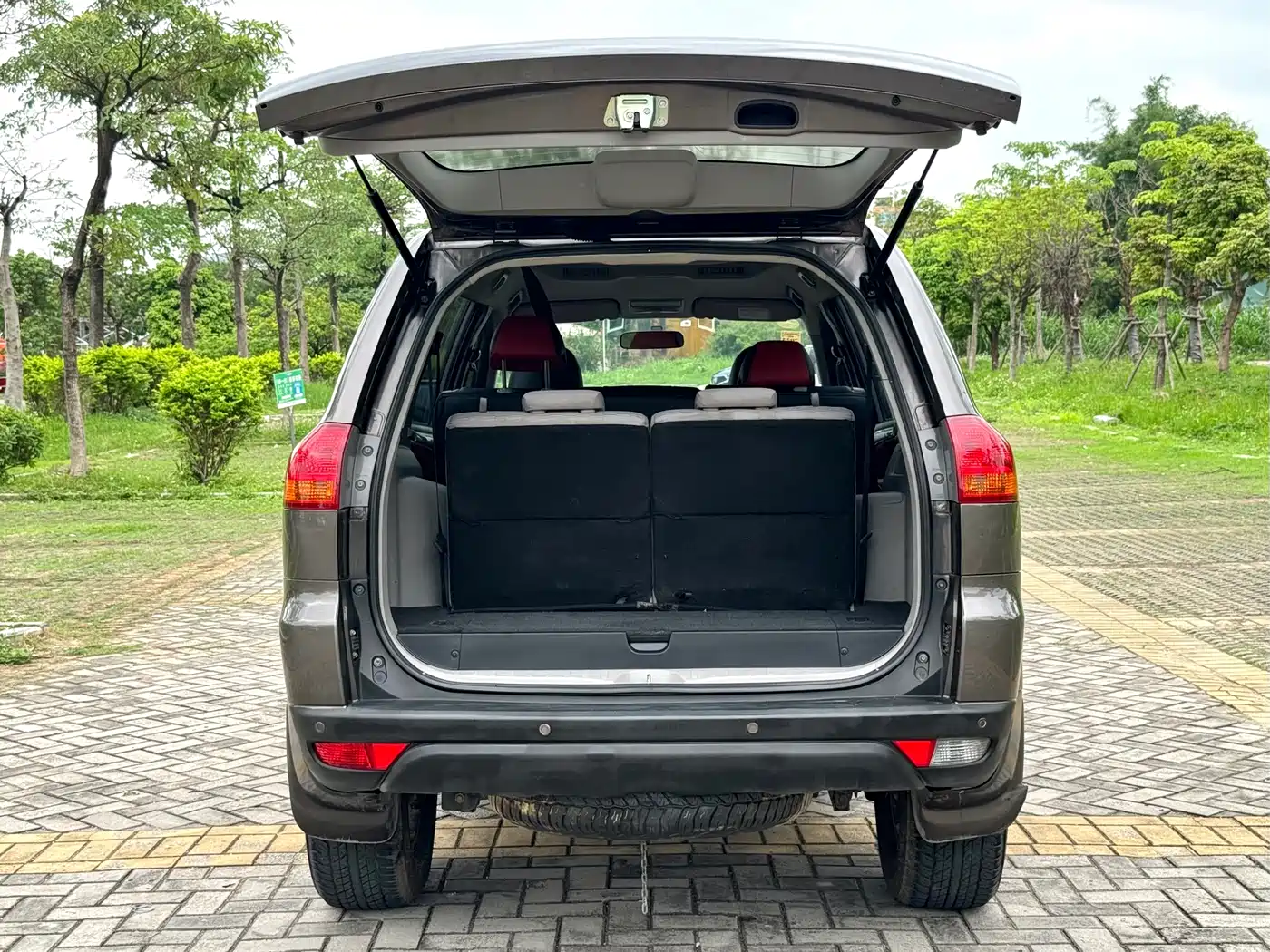 Mitsubishi Pajero Sport 2013 3.0L AWD Executive фото 15