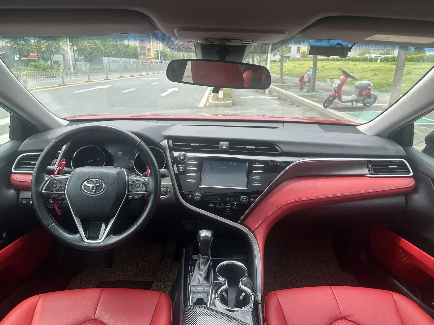 Toyota Camry 2018 2.5S Trend Edition фото 16
