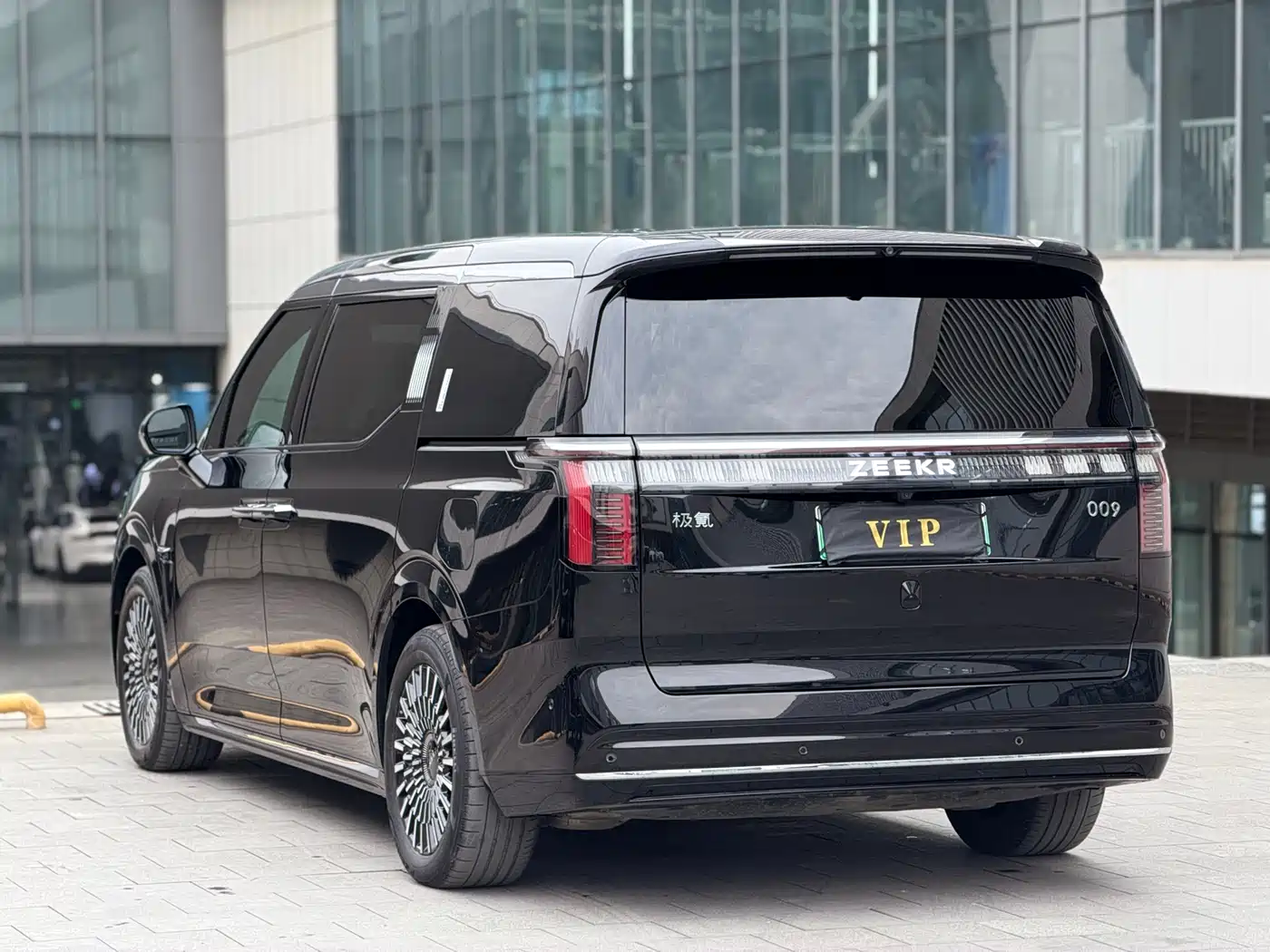ZEEKR EXTREME KRYPTON 009