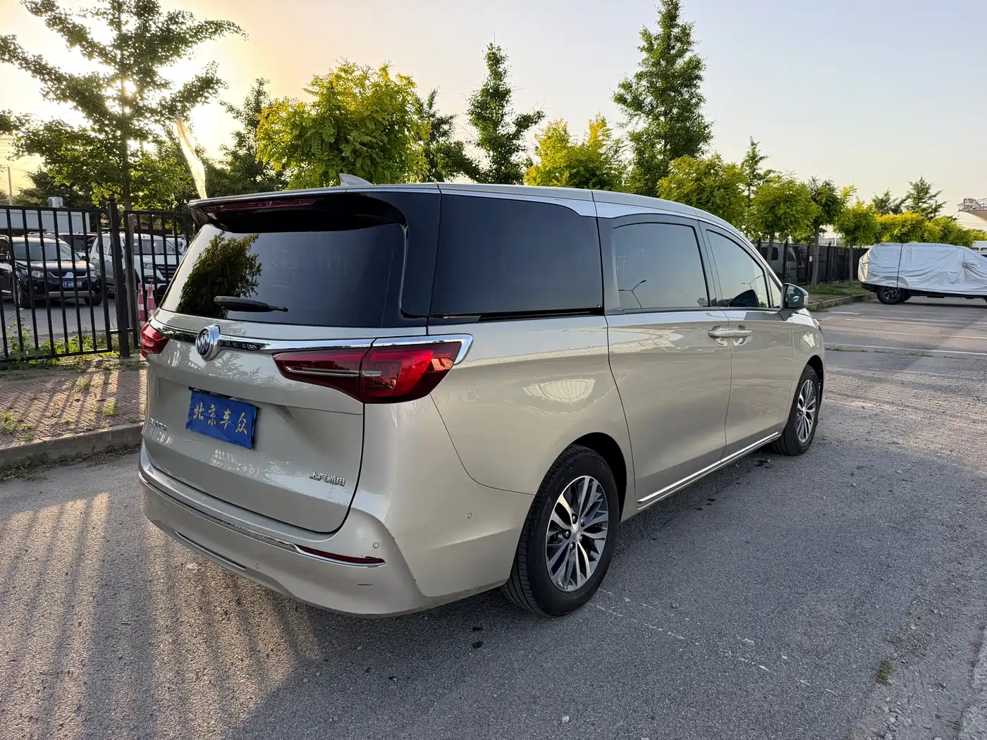 Buick GL8 2023 ES Landmaster Exclusive фото 4