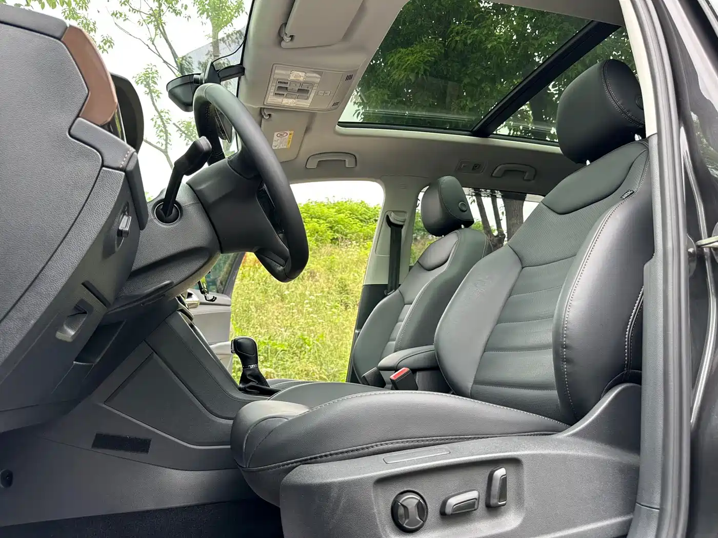 Volkswagen Tharu 2022 280TSI FWD Luxury Edition фото 17