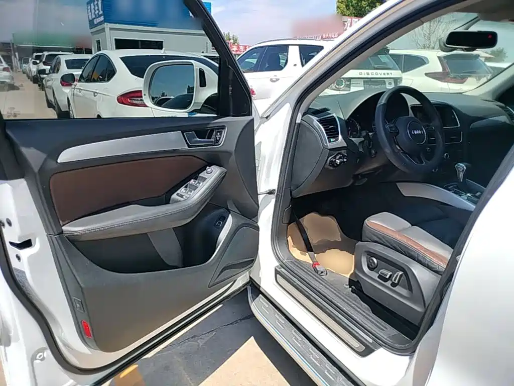 Audi Q5 2018 2017 Plus 40 TFSI Technology