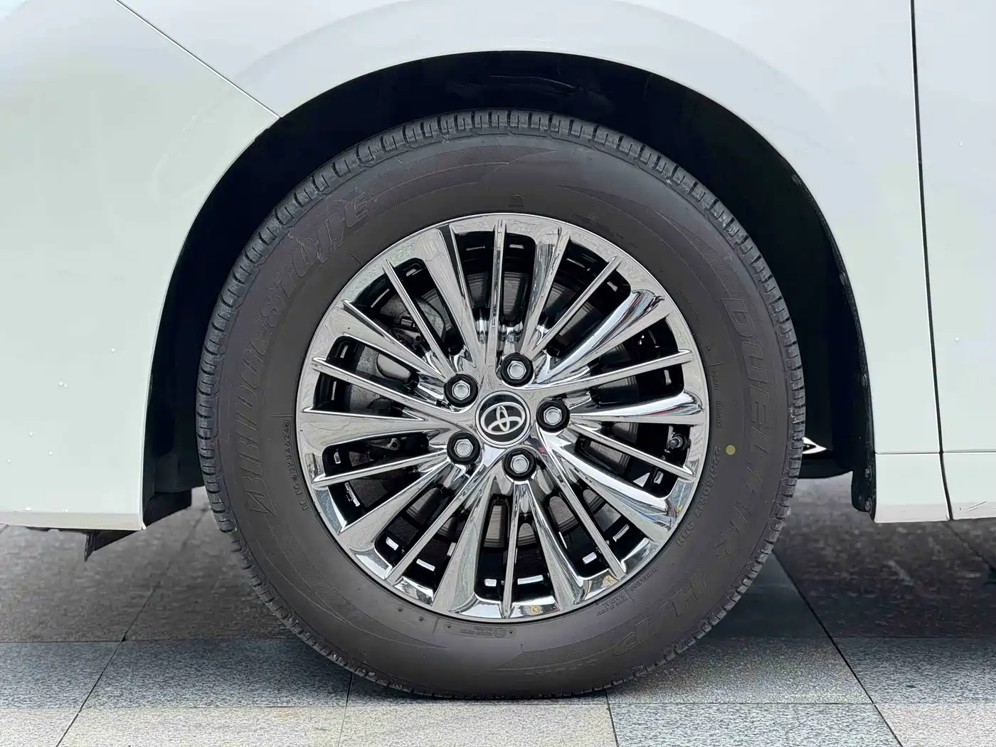 Toyota Alphard 2020 Hybrid 2.5L Luxury Edition фото 18