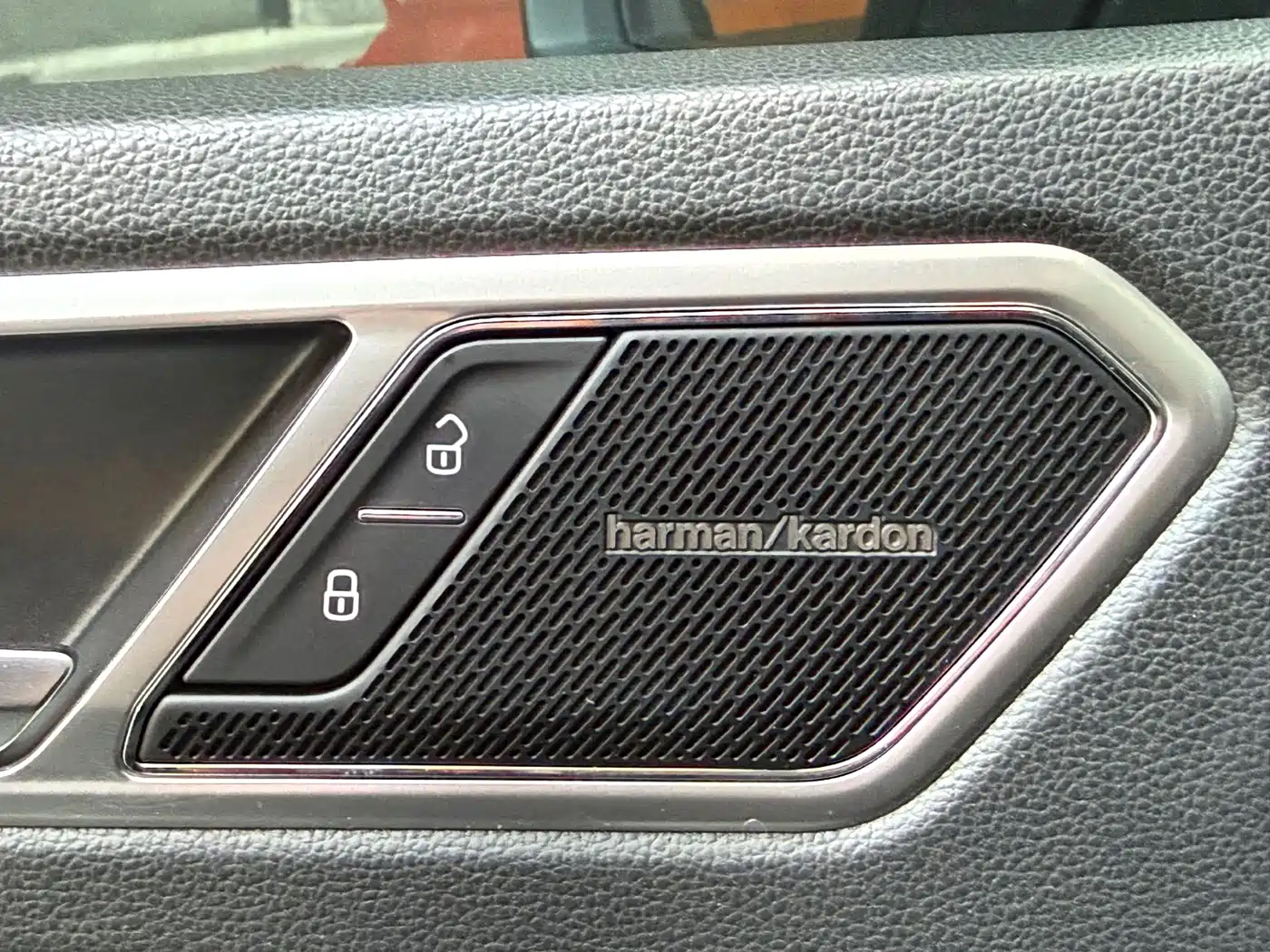 Volkswagen Tiguan L 2022 330TSI Automatic 2WD R-Line Flagship Edition фото 16