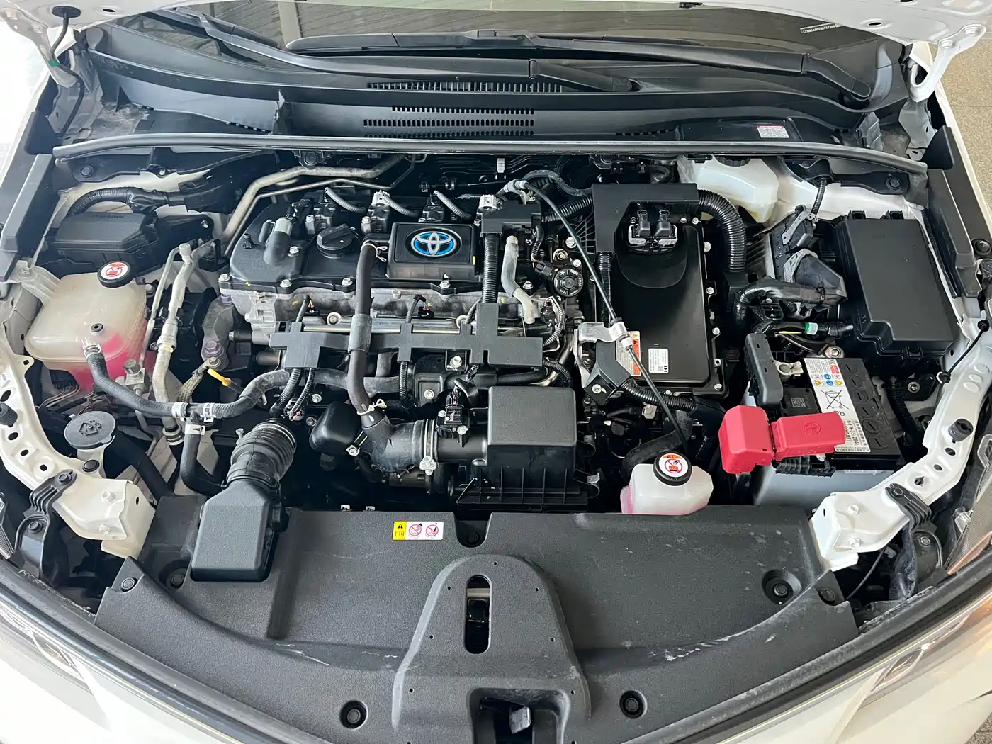 Toyota Corolla 2022 Hybrid 1.8L E-CVT Pioneer Edition фото 20
