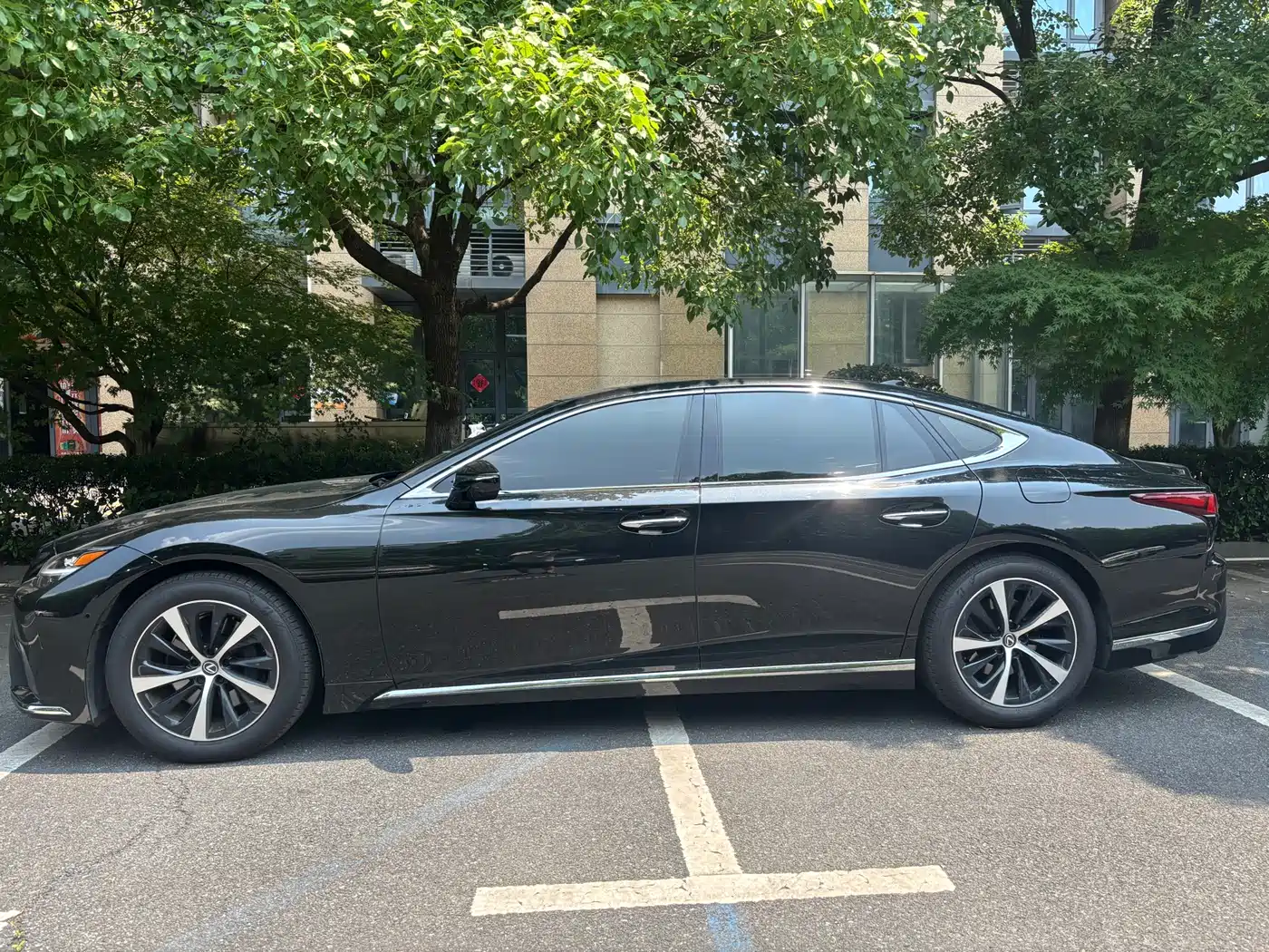 Lexus LS 2024 Model 500h Excellence Edition фото 7