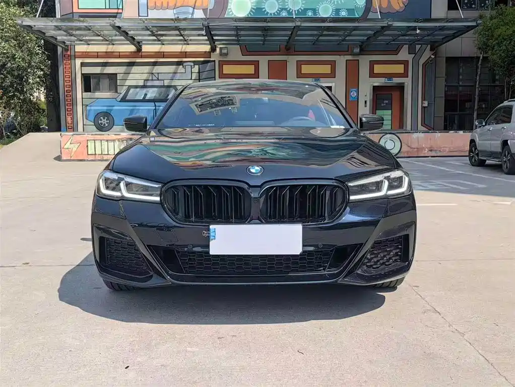 BMW 5 Series 2023 530Li Leading M Sport Package фото 2