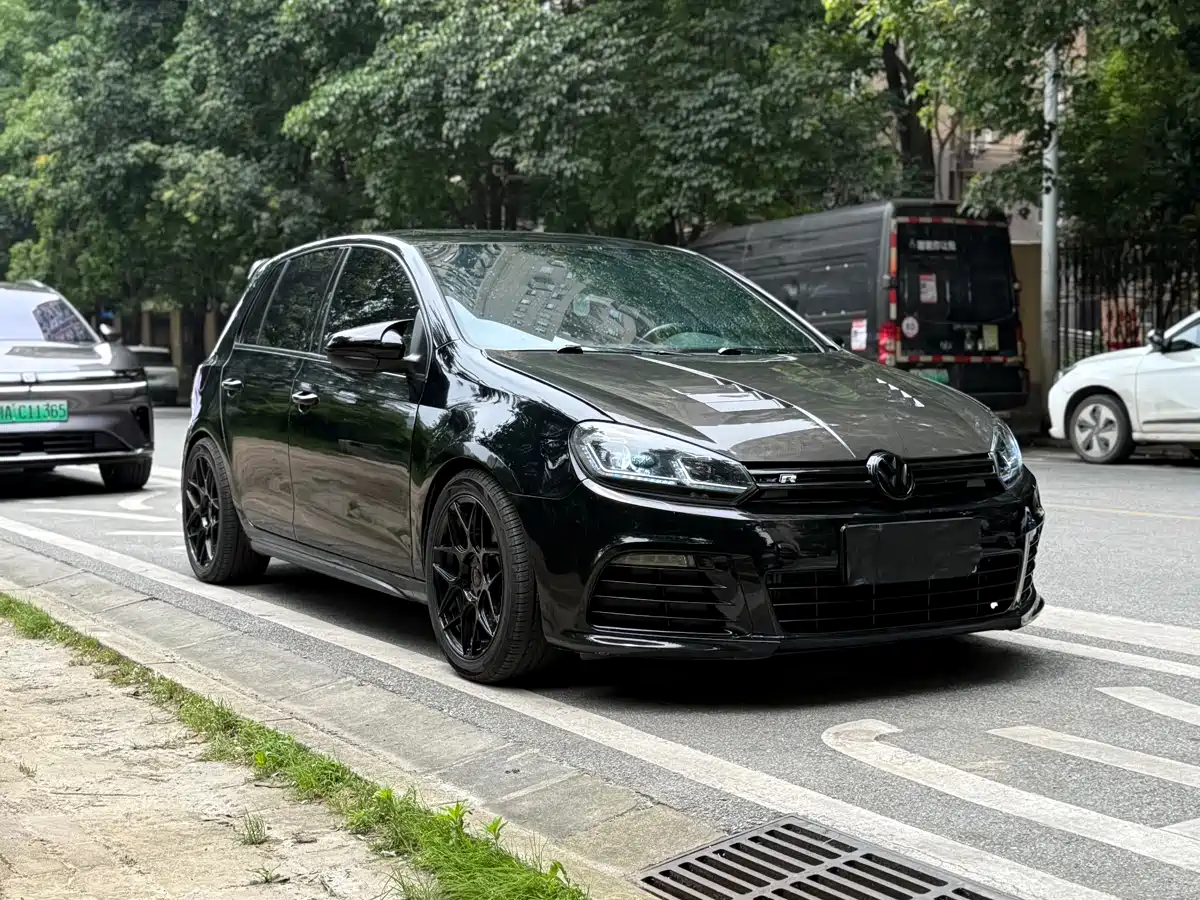Volkswagen Golf GTI 2010 2.0TSI GTI фото 3